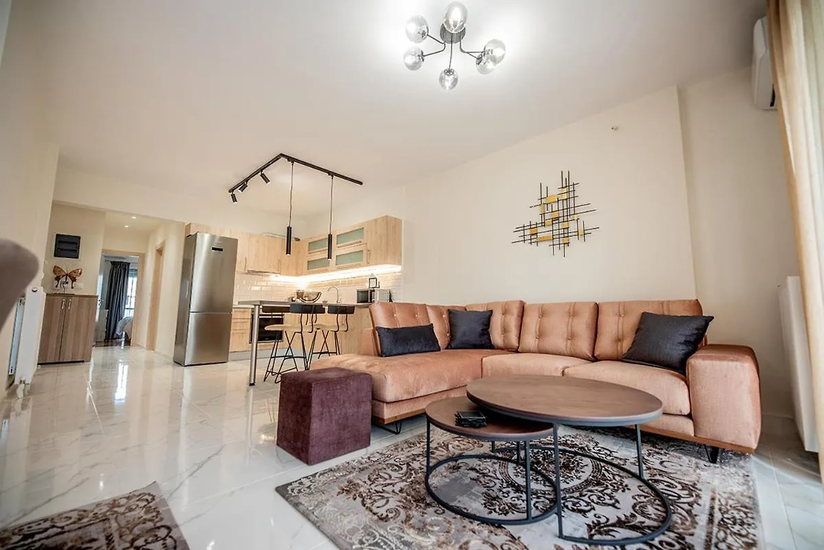 Central Luxury Apartment سالونيك